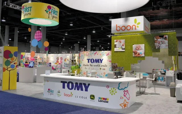 Island trade show booth built by DisplayCraft